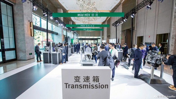 Das traditionelle Schaeffler Kolloquium beginnt mit der Auftaktveranstaltung in Baden-Baden: Erstmals finden noch drei identische Veranstaltungen in den Regionen Americas (Detroit), Asien/Pazifik (Tokio) und Greater China (Shanghai, Foto) statt.