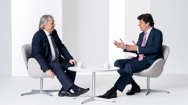 Der Vorstandsvorsitzende Klaus Rosenfeld und sein Stellvertreter Prof. Dr.-Ing. Peter Gutzmer im Gespräch.