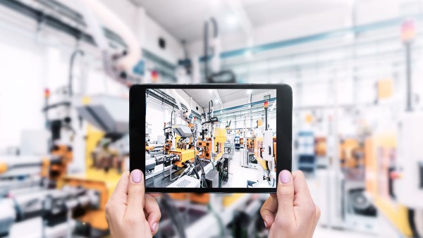 Schaeffler sees itself not only as a supplier for smart factories, but also implements new technologies at an early stage in its own volume production processes.