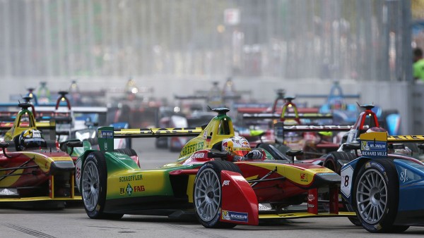Die Formel E begeistert Teams, Fahrer und Fans auf Anhieb.