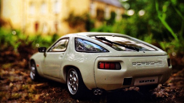 Porsche 928, 1977