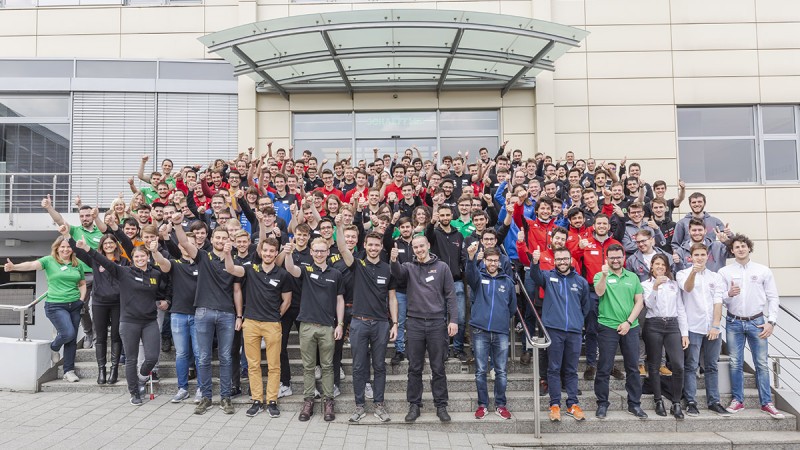 Participants of the Schaeffler Motorsport Academy in front of Schaeffler’s headquarters
