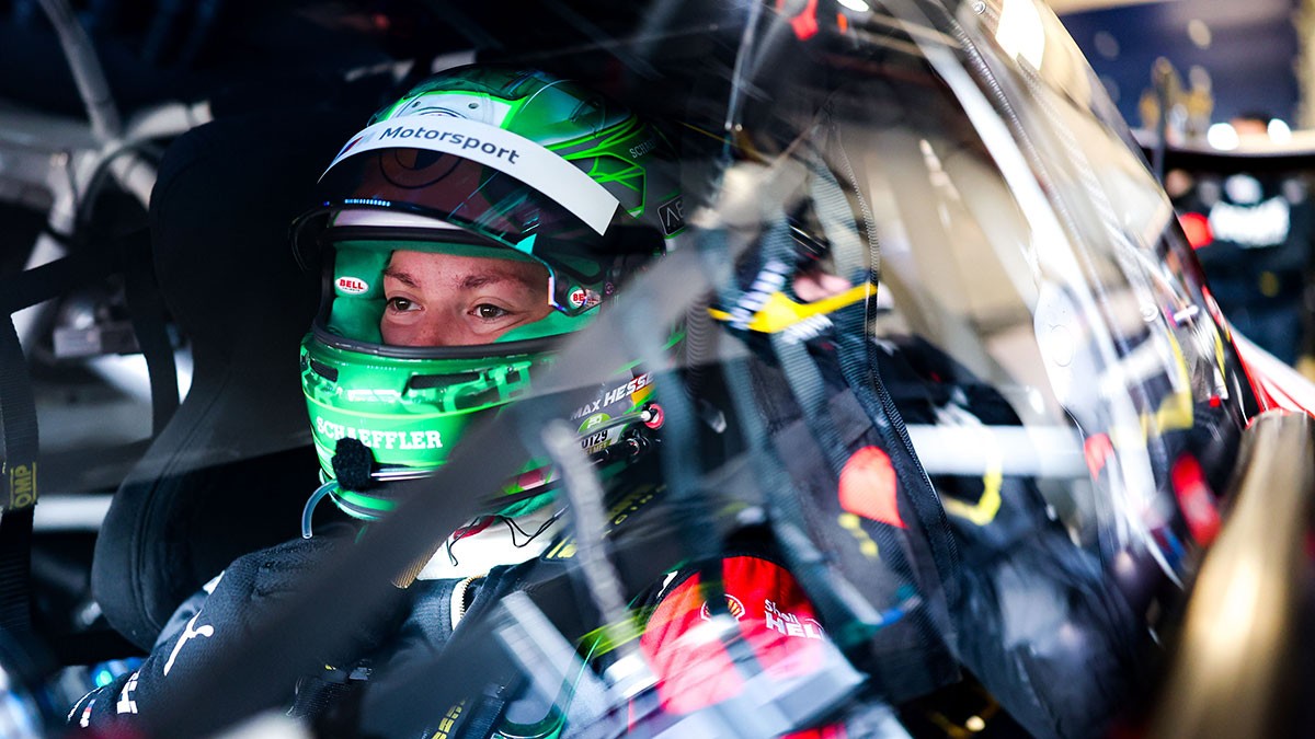 Schaeffler-Markenbotschafter Max Hesse tritt beim 24-Stunden-Rennen auf dem Nürburgring in den charakteristischen Schaeffler-Farben an. (Bild: BMW M Motorsport)