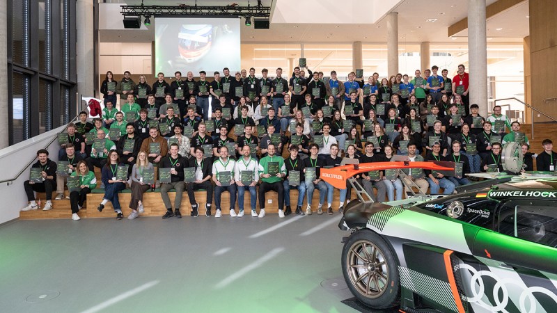 Formula Student Teams und Schaeffler-Experten während der Schaeffler Formula Connect, einem Event für die gesponserten Teams.