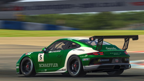 Both training and racing are done using cutting-edge equipment: In addition to realistic hardware such as steering wheels and pedals, software is also used to evaluate telemetric data, for example.
