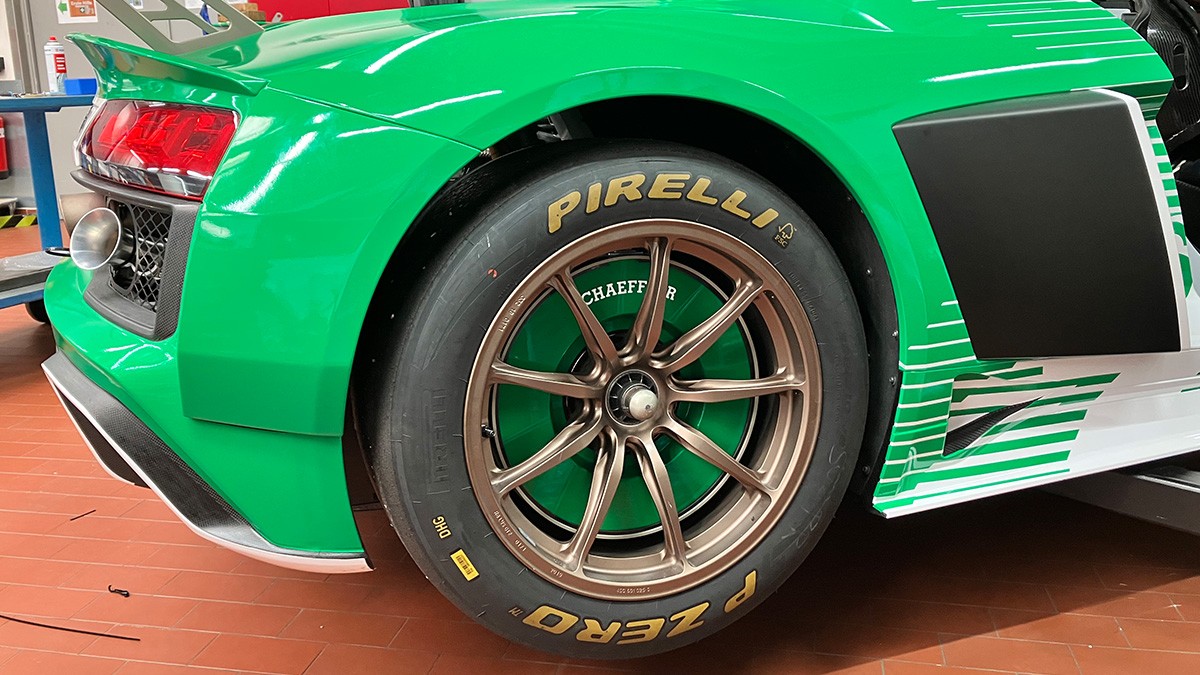 For Schaeffler, the use of the wet lamella brake in the Innovation Taxi also serves as a test for its use in production vehicles.