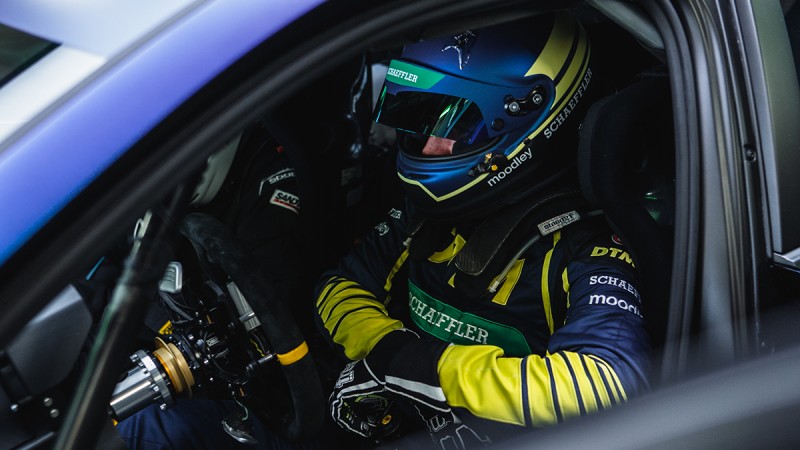 Mit dem Steer-by-Wire-System tritt in der DTM 2021 unter anderem Schaeffler-Markenbotschafterin Sophia Flörsch an.