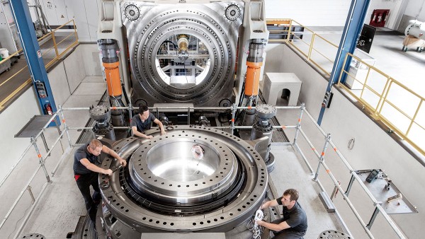 ASTRAIOS simulates real loads and moments that occur in a wind turbine.