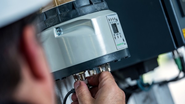 Smeerautomaat Concept8 voorziet tot 8 smeerpunten van precies de juiste hoeveelheid vet.
