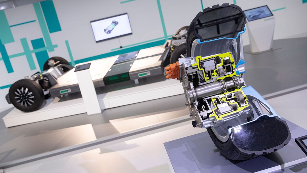 Reinventing the Wheel: How Press Brakes Contribute to the Future of Automotive Engineering 1