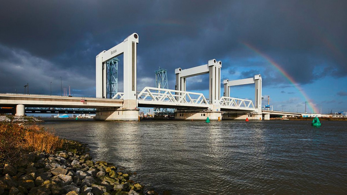 High tech for bridge builders