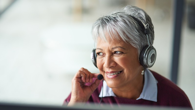 Schaeffler Italy donates to a telephone helpline for older people.