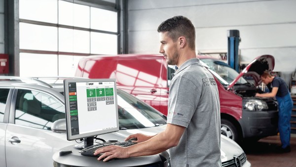 At our REPXPERT online portal, garage employees find all the components they need for repair.