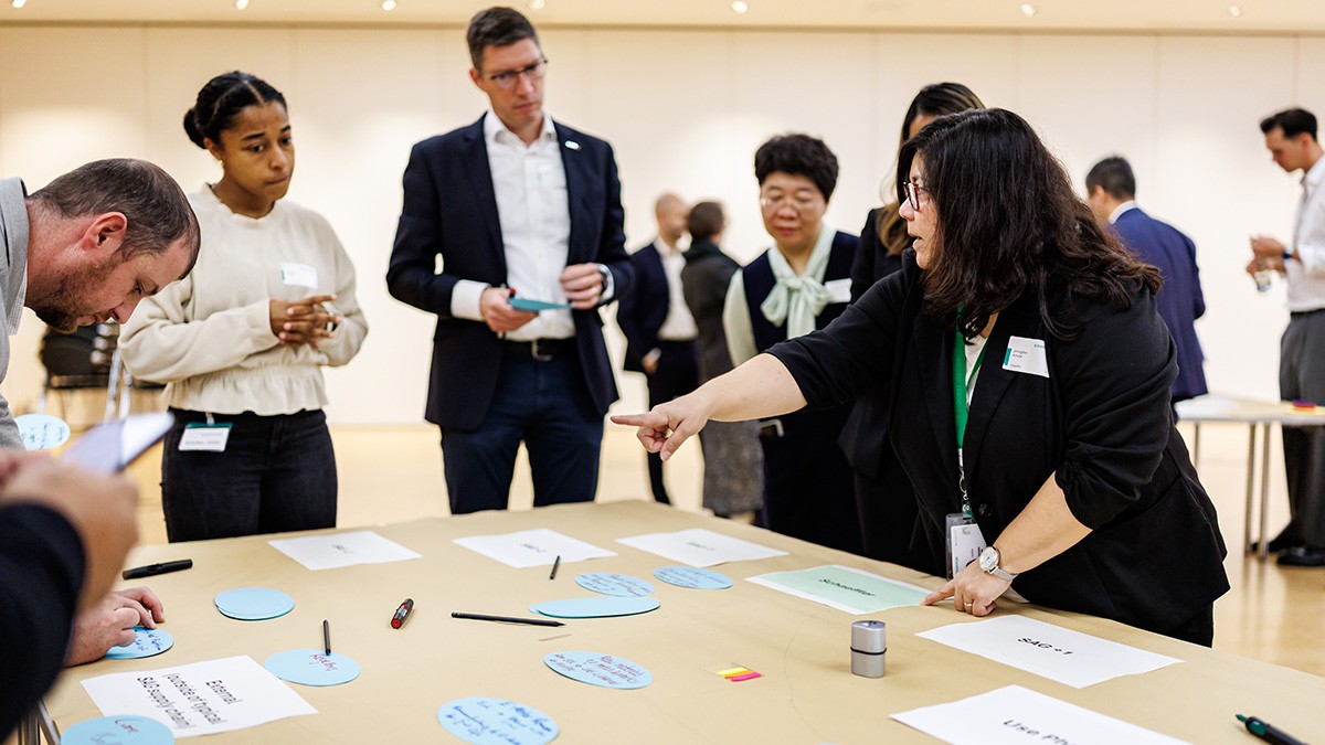 As pictured above, participants in the 2025 Schaeffler Stakeholder Dialogue worked in small groups in interactive workshops to discuss selected topics such as the circular economy across the value chain. 