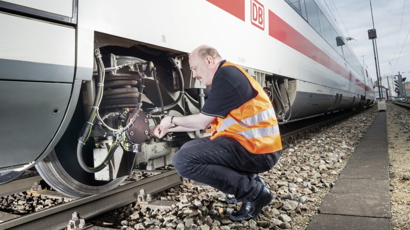 Erste Prototypen des neuen Condition Monitoring Systems von Schaeffler wurden bereits 2015 erfolgreich in Hochgeschwindigkeitszügen getestet. Auf der InnoTrans 2016 stellte Schaeffler das System erstmals der Öffentlichkeit vor.