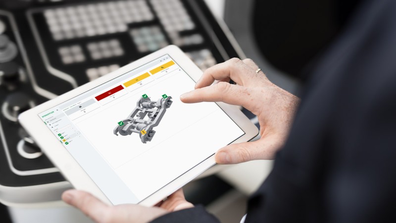 The operator or maintenance technician is connected to the Cloud and can monitor the condition of individual axlebox bearings and even entire axleboxes and bogies.