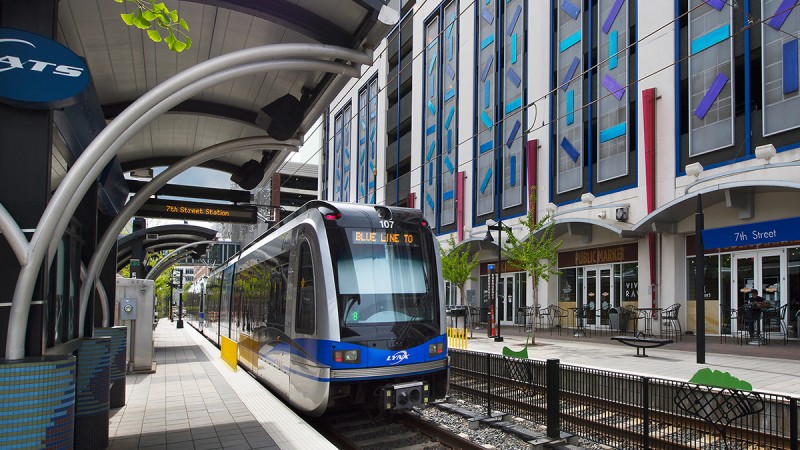 Der „Blaue Zug“ verbindet den Süden der Stadt Charlotte in North Carolina mit dem Zentrum.