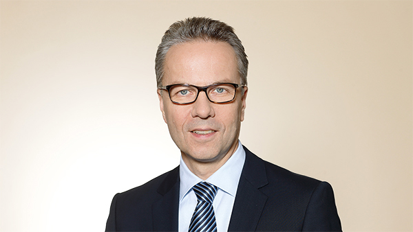 Dr. Stefan Spindler: Vorstand Industrie