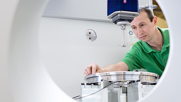 Machine Tool 4.0 in the Höchstadt plant: This high-tech mill and lathe center, equipped with sensors and a communication module, will – in the not-too-distant future – share this plethora of data with the Schaeffler cloud.